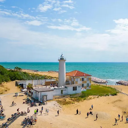 Apartment 1 Bedroom In *